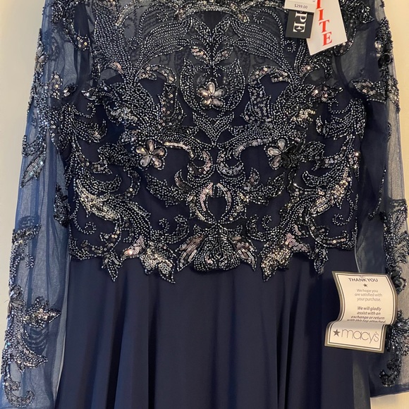 Dress - Picture 4 of 7